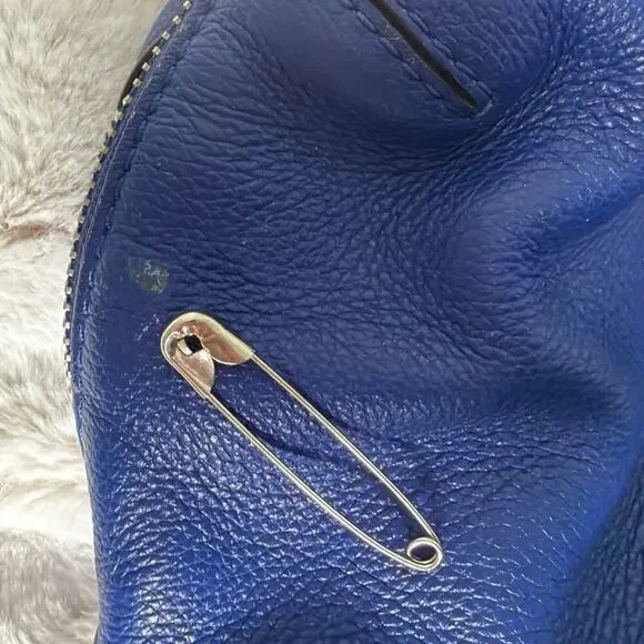 Michael Kors Weekender Bag - Picture 9 of 9